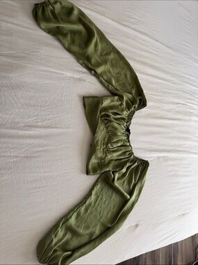 Windsor Olive Green Off-Shoulder Long Sleeve Crop Top